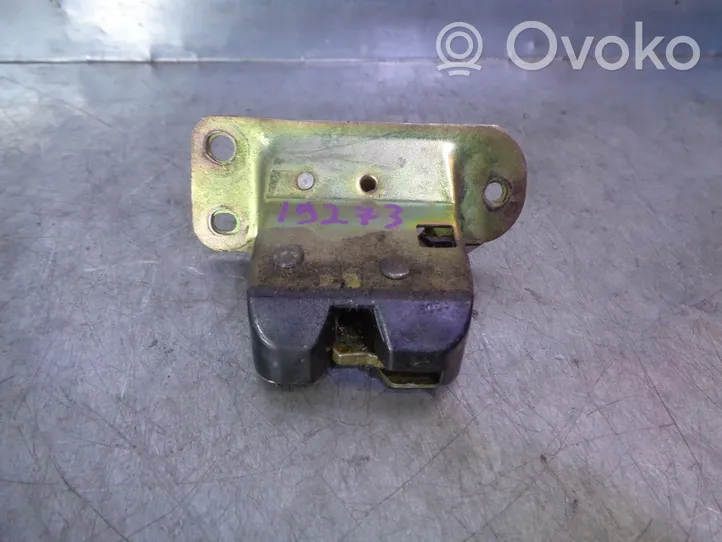 Volvo S40, V40 Loquet de verrouillage de hayon 30802821