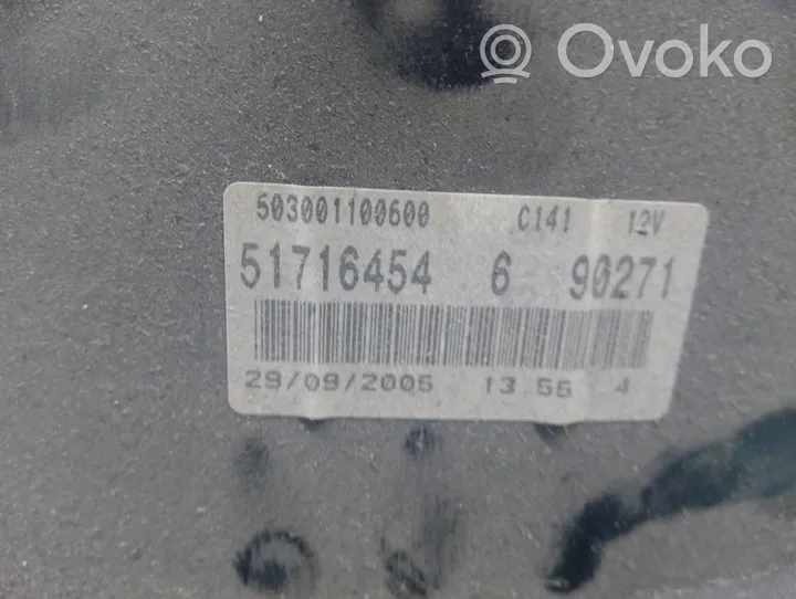 Fiat Grande Punto Licznik / Prędkościomierz 51716454