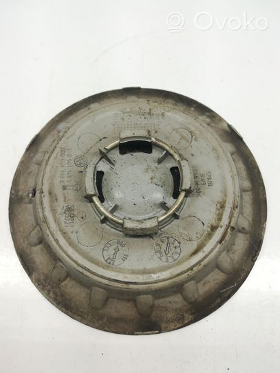 Volkswagen PASSAT B6 Original wheel cap 6Q0601149E