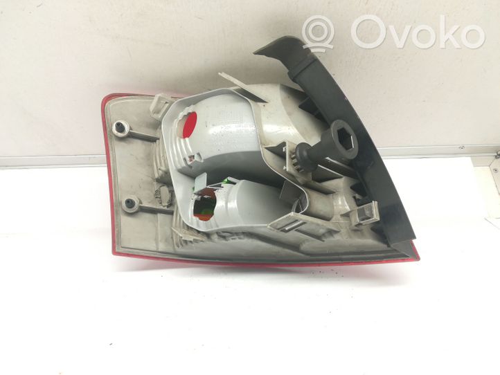 Audi A4 S4 B6 8E 8H Lampa tylna 