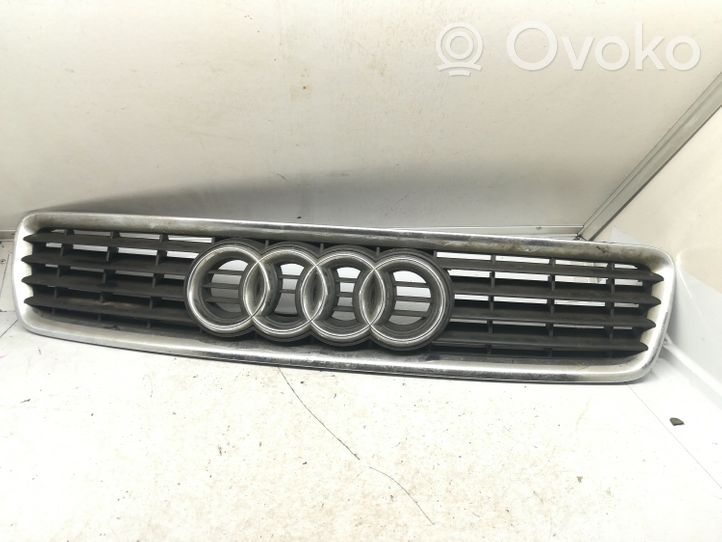 Audi A4 S4 B5 8D Maskownica / Grill / Atrapa górna chłodnicy 8D0853651R