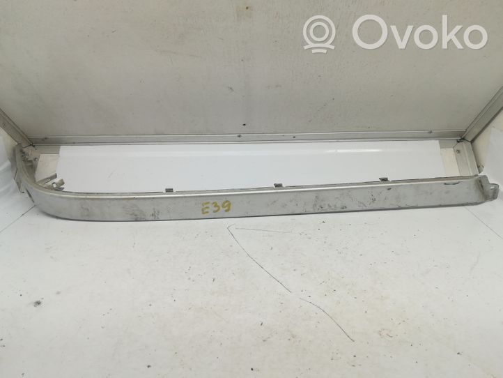 BMW 5 E39 Modanatura separatore del paraurti anteriore 