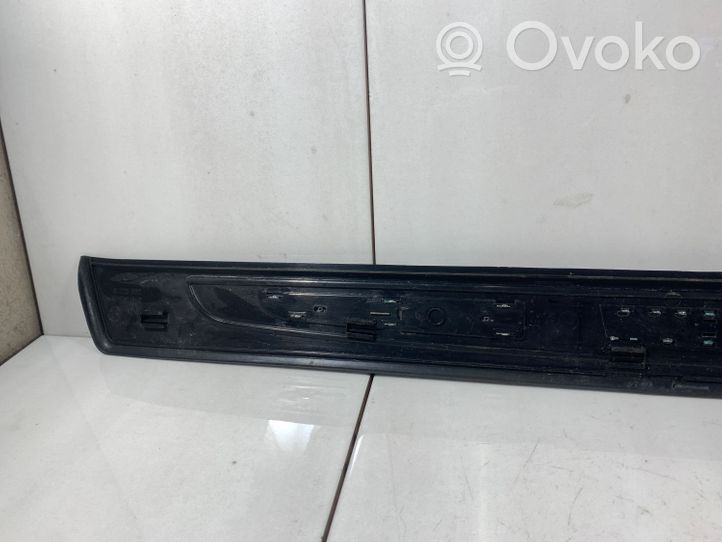 BMW 7 E65 E66 Priekinio slenksčio apdaila (vidinė) 