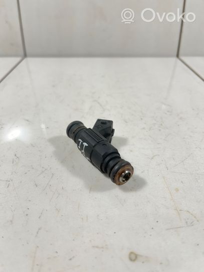 Audi TT Mk1 Fuel injector 06A906031BA