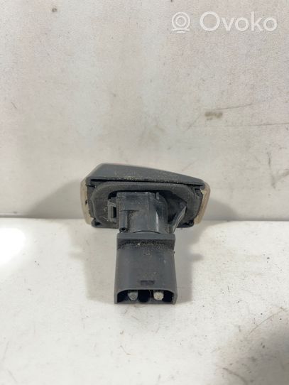 Volvo S70  V70  V70 XC Indicatore di direzione del parafango anteriore 6R0142631