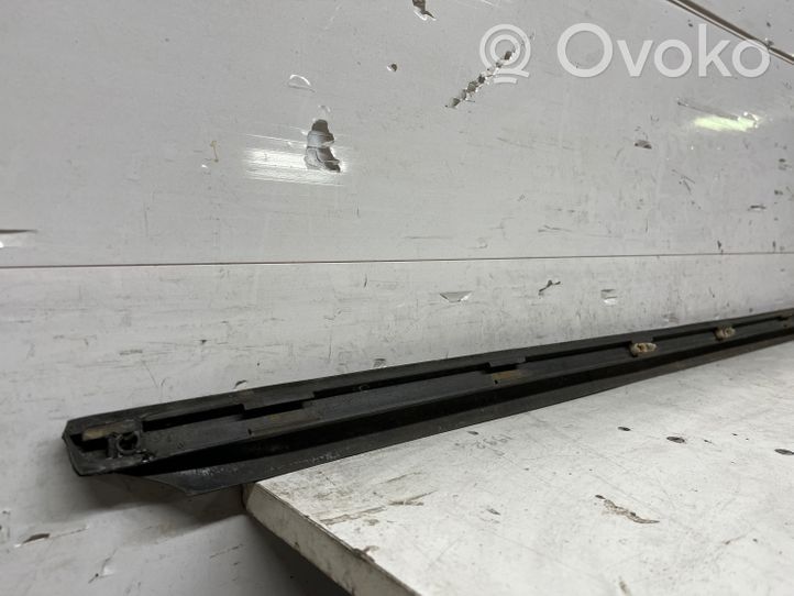 Audi A4 S4 B6 8E 8H Etuoven lista (muoto) 