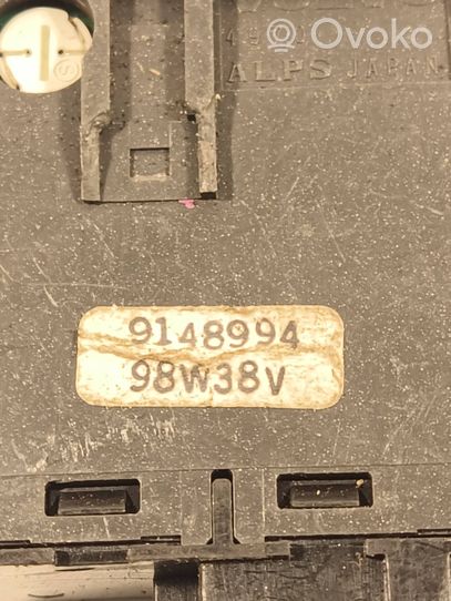 Volvo V70 Fog light switch 9148994