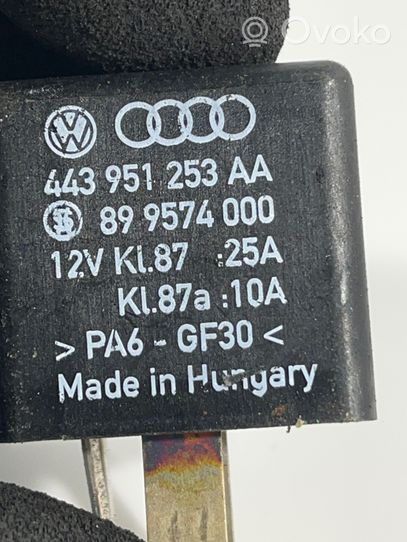 Audi A2 Jäähdytyspuhaltimen rele 443951253AA