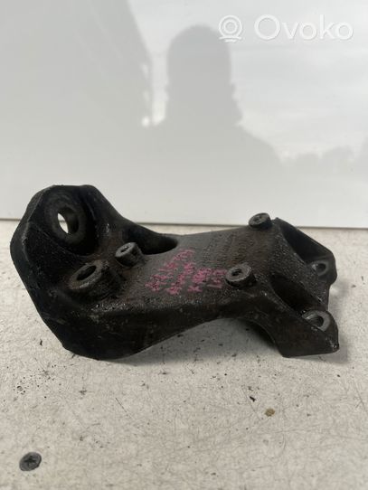 Audi A4 S4 B5 8D Supporto di montaggio scatola del cambio 8D0399108E