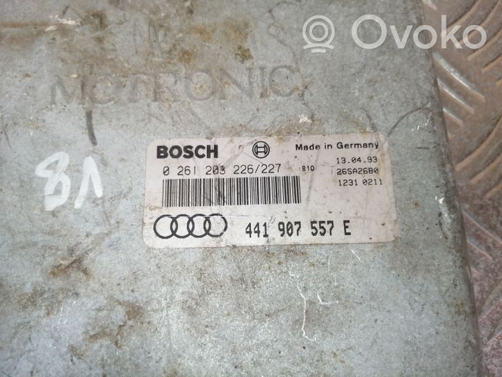 Audi V8 Variklio valdymo blokas 441907557E