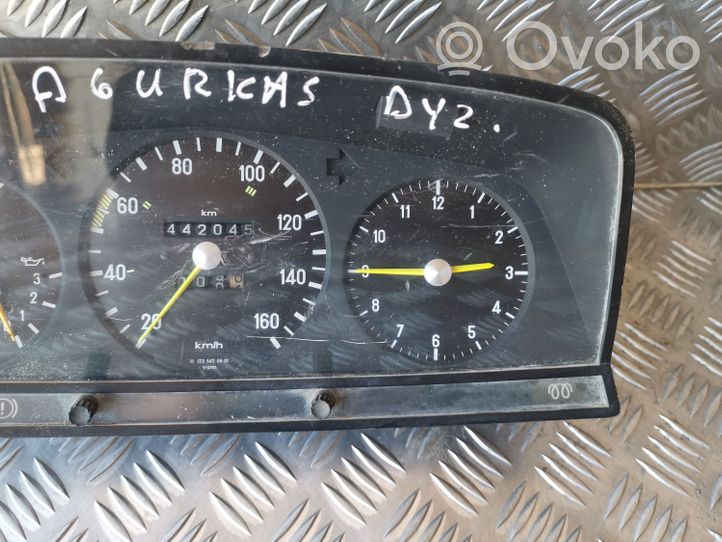 Mercedes-Benz W123 Compteur de vitesse tableau de bord 87001123