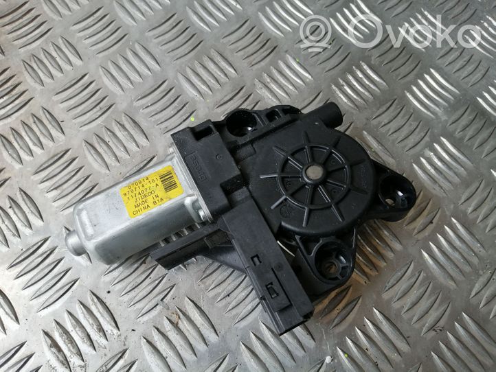 Volvo V70 Front door window regulator motor 970714101