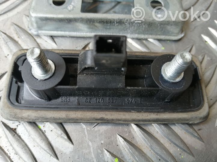 Skoda Octavia Mk2 (1Z) Przełącznik / Przycisk otwierania klapy bagażnika 1Z0827574B