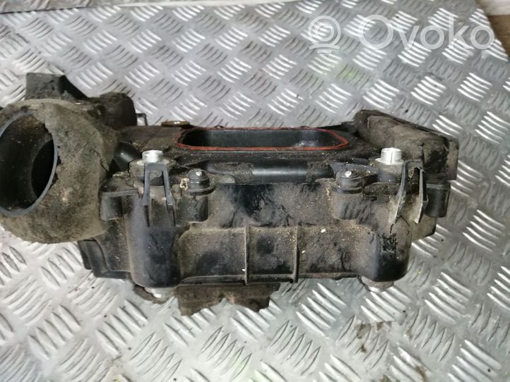 Volkswagen Tiguan Intake resonator 03C145650C