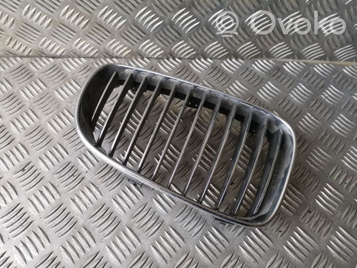 BMW 1 E81 E87 Atrapa chłodnicy / Grill 51137179656