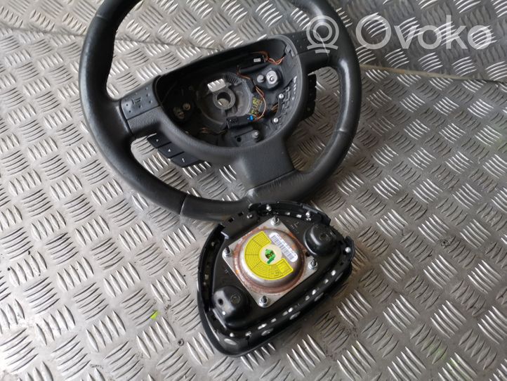Opel Corsa C Steering wheel 13118192