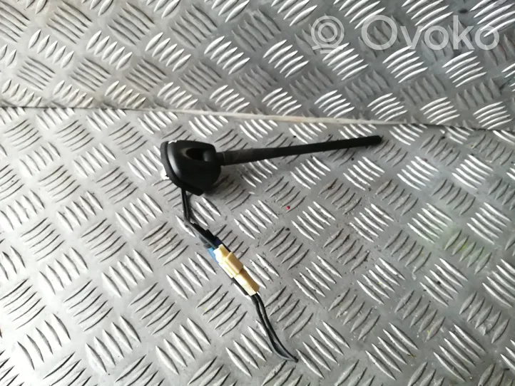 Mitsubishi Outlander Radion antenni 