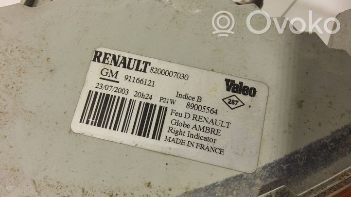 Renault Trafic II (X83) Piloto intermitente delantero 8200007030
