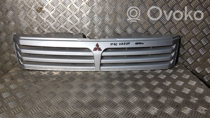 Mitsubishi Space Wagon Grille calandre supérieure de pare-chocs avant MR275627