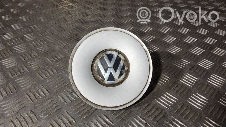 Volkswagen PASSAT B5.5 Заводская крышка (крышки) от центрального отверстия колеса 3B0601149