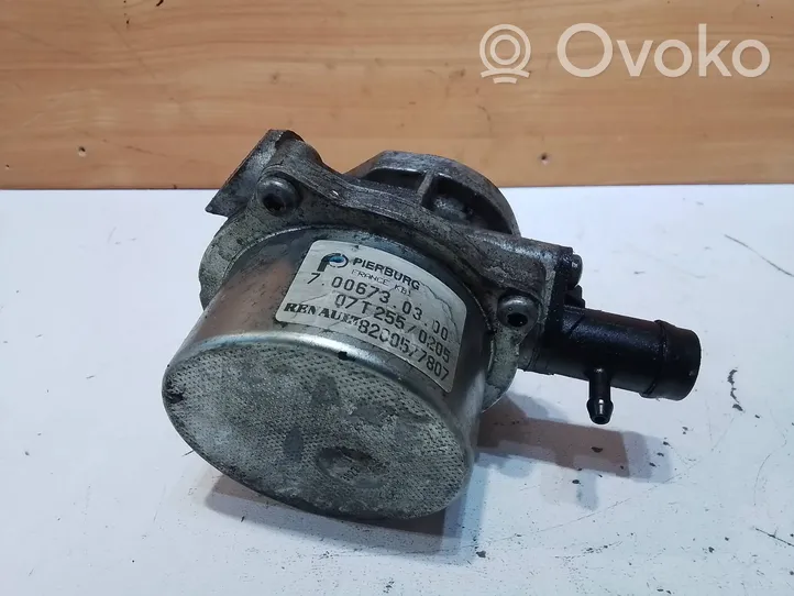 Renault Megane II Vacuum pump 8200577807