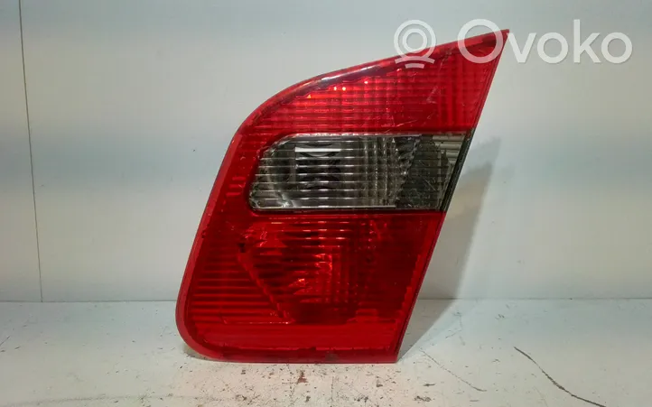 Mitsubishi Carisma Lampy tylnej klapy bagażnika 151210