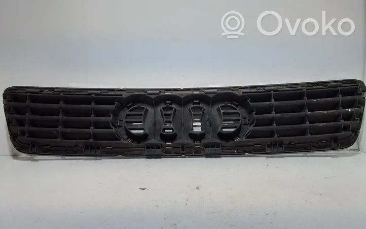 Audi A4 S4 B5 8D Передняя решётка 8D0853651R