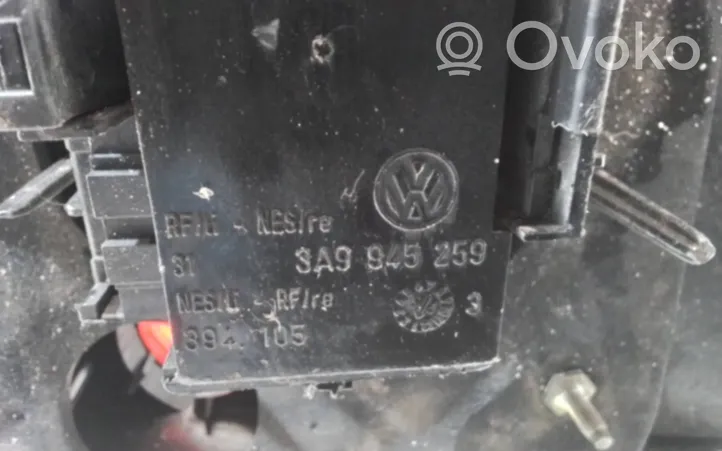 Volkswagen PASSAT B4 Takaluukun takavalot 3A9945259