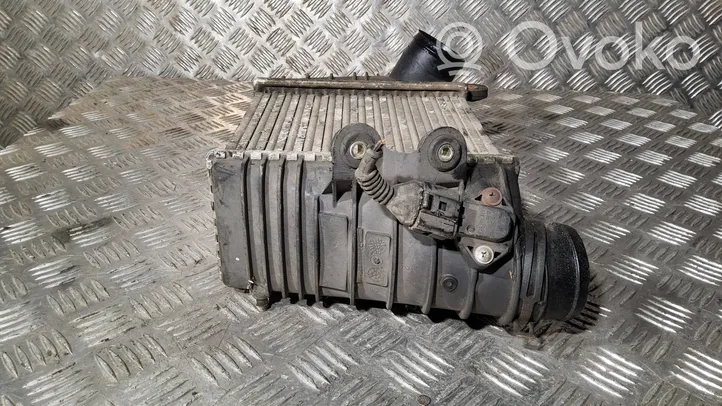 Volkswagen Golf IV Chłodnica powietrza doładowującego / Intercooler 1J0145803