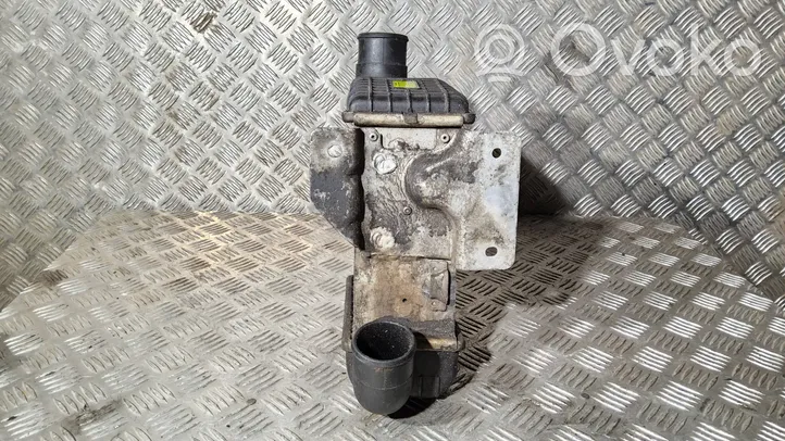 Hyundai Elantra Chłodnica powietrza doładowującego / Intercooler 2827027010