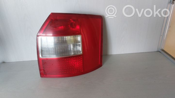 Audi A4 S4 B6 8E 8H Feux arrière / postérieurs 8E9945096A