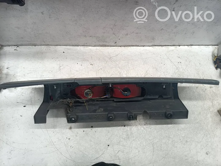 Opel Vivaro Pièces détachées feux arrière 265A60118R