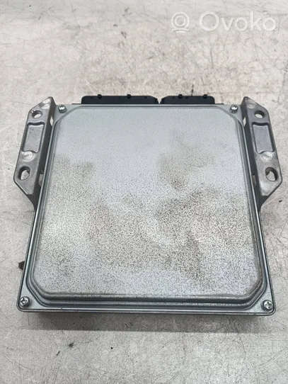 Nissan X-Trail T30 Unité de commande, module ECU de moteur 2758004456