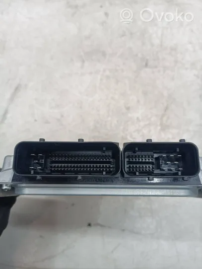 Nissan X-Trail T30 Komputer / Sterownik ECU silnika 2758004456