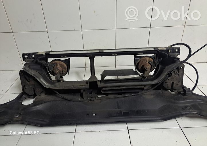 Volvo S80 Staffa del pannello di supporto del radiatore parte superiore 