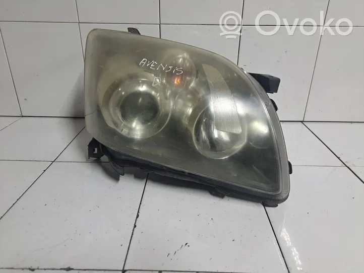 Toyota Avensis T250 Phare frontale 35106