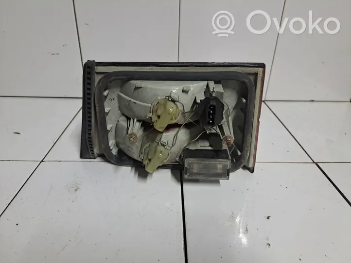 BMW 5 E34 Lampy tylnej klapy bagażnika 13400100