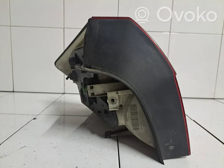 Audi A4 S4 B6 8E 8H Lampa tylna 153930