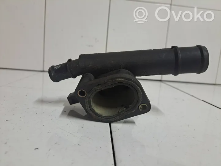 Volkswagen Caddy Tubo flessibile del liquido di raffreddamento del motore 038121132D