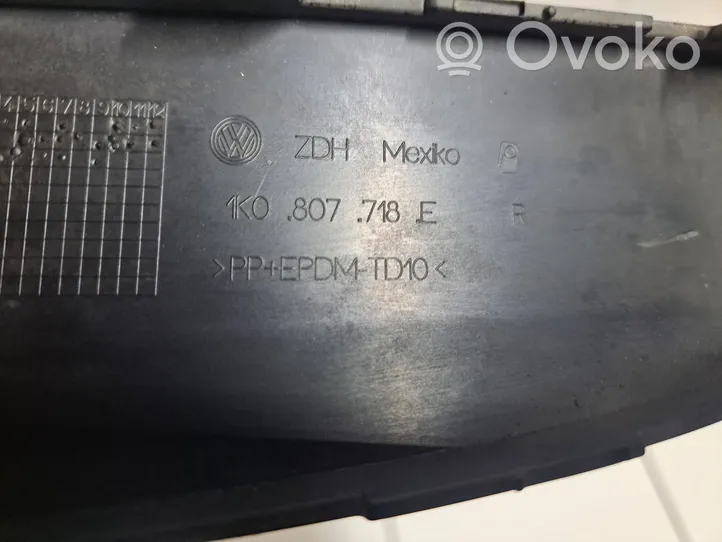 Volkswagen Jetta V Modanatura separatore del paraurti anteriore 1K0807718E