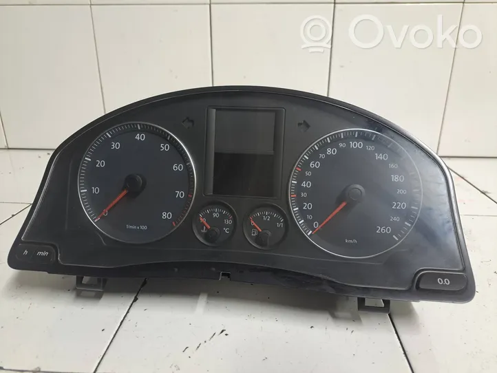 Volkswagen Jetta V Speedometer (instrument cluster) 1K0920863A
