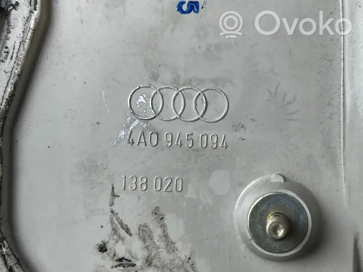 Audi 100 S4 C4 Задний фонарь в крышке 4A0945094