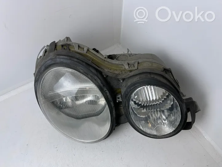 Mercedes-Benz E W210 Lampa przednia 144870