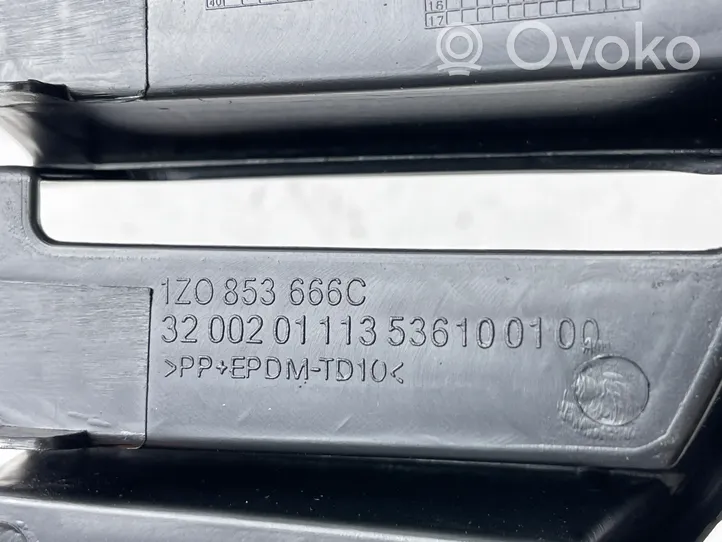 Skoda Octavia Mk2 (1Z) Etupuskurin alempi jäähdytinsäleikkö 1Z0853666C