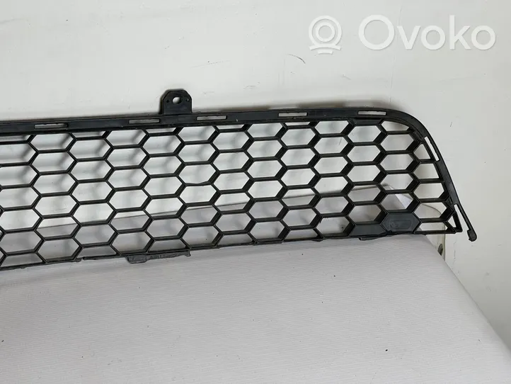 Mitsubishi Pajero Sport II Grille inférieure de pare-chocs avant 6402A124