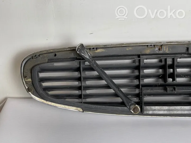 Ford Scorpio Atrapa chłodnicy / Grill 95GG8200