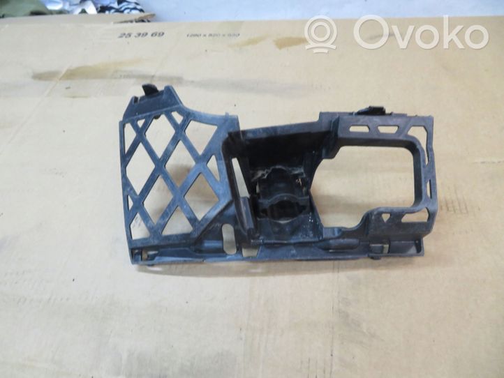 Volkswagen PASSAT B8 Headlight/headlamp mounting bracket 561807723B