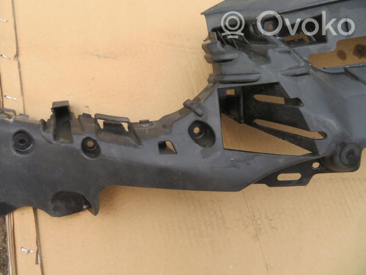 Ford Focus Staffa di rinforzo montaggio del paraurti anteriore BM51-17E778-A