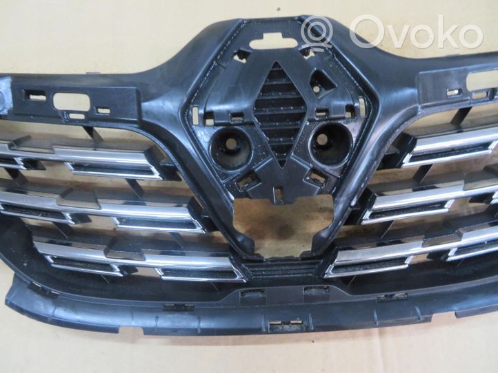 Renault Captur II Grotelės priekinės 623108292R