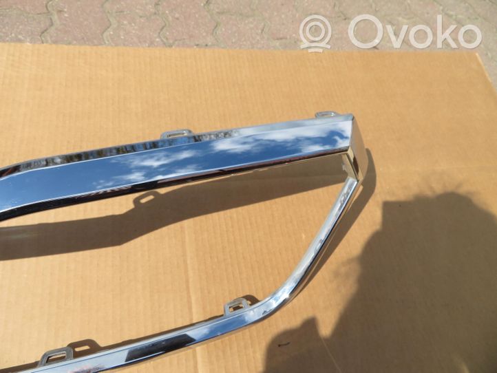 Skoda Scala Maskownica / Grill / Atrapa górna chłodnicy 657853761